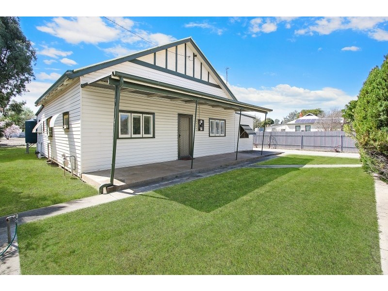 16 Queen Street, Walla Walla NSW 2659