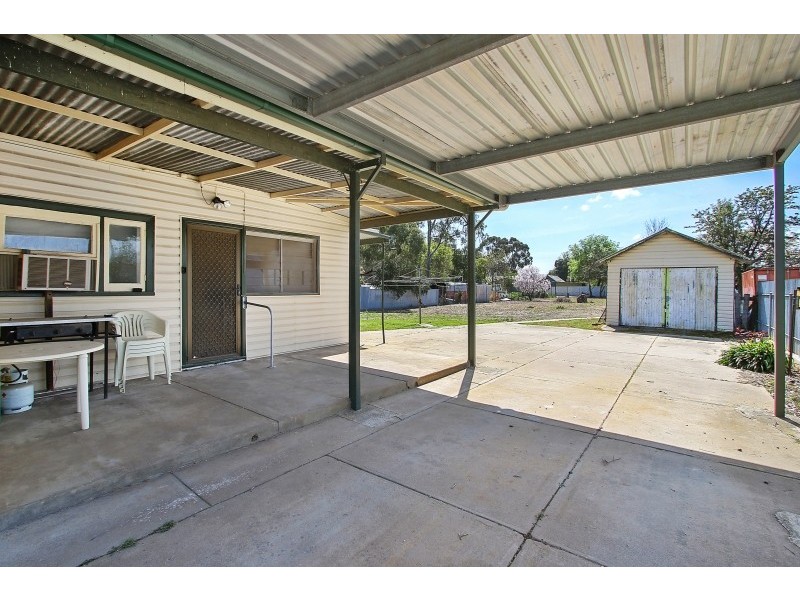 16 Queen Street, Walla Walla NSW 2659