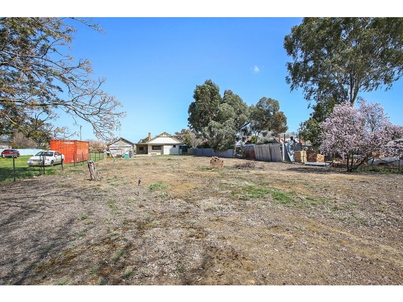 16 Queen Street, Walla Walla NSW 2659