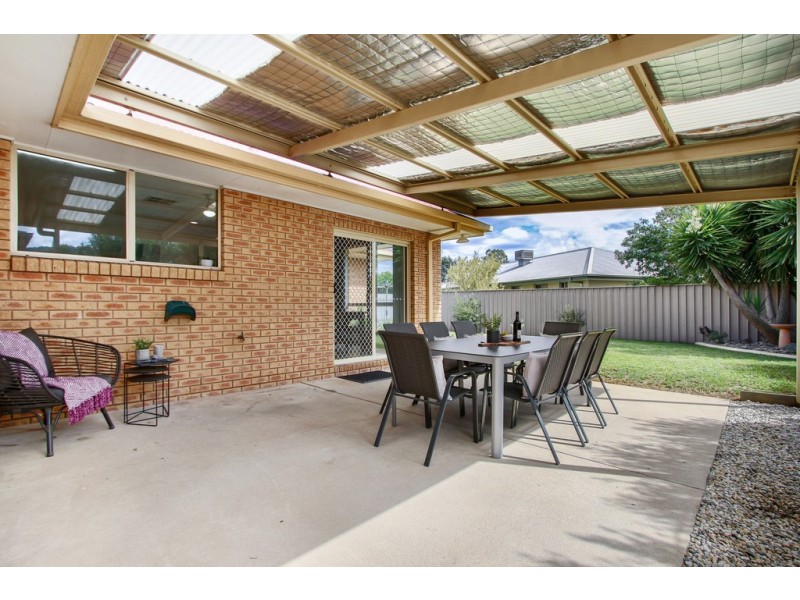 10 Condon Place, Lavington NSW 2641