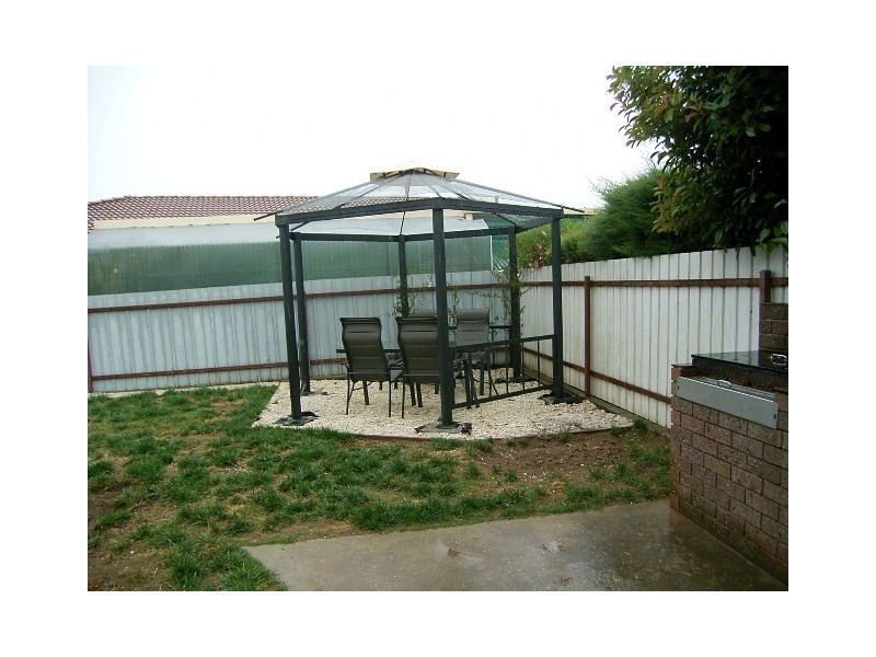 373 Poplar Drive, Lavington NSW 2641