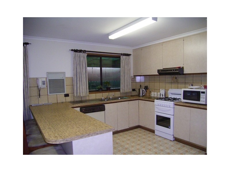 373 Poplar Drive, Lavington NSW 2641