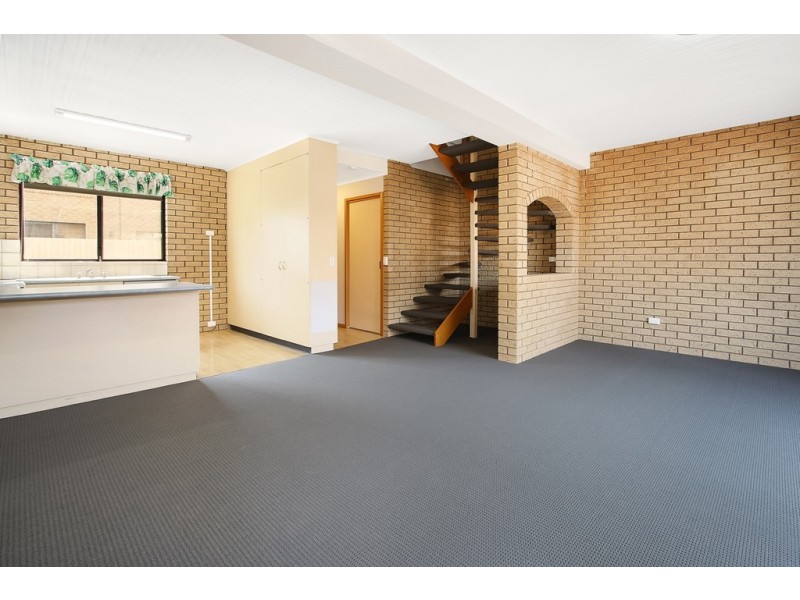 6/411 Bevan Street, Lavington NSW 2641