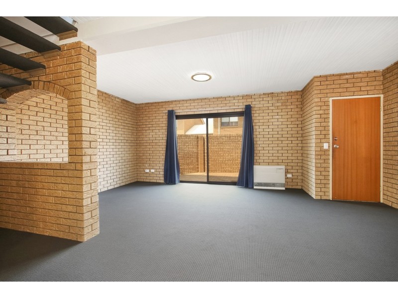 6/411 Bevan Street, Lavington NSW 2641