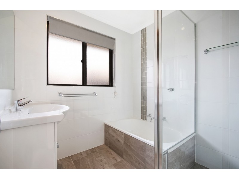 6/411 Bevan Street, Lavington NSW 2641