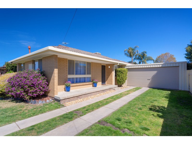 575 Kemp Street, Lavington NSW 2641