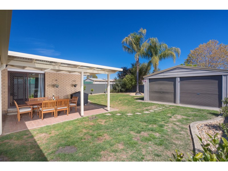 575 Kemp Street, Lavington NSW 2641