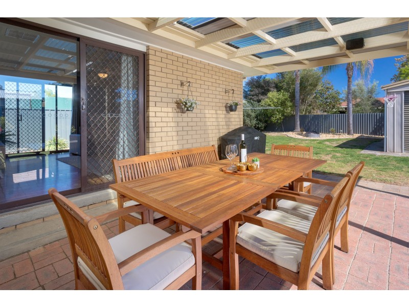 575 Kemp Street, Lavington NSW 2641