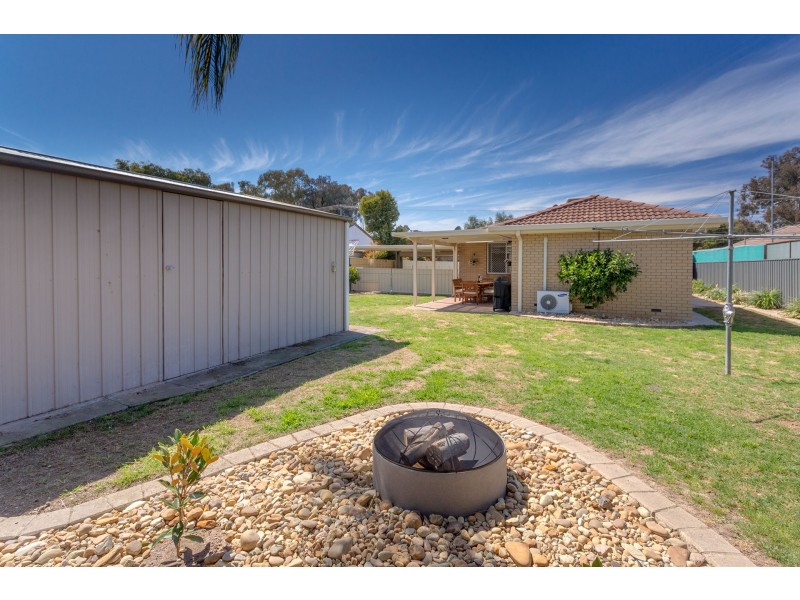 575 Kemp Street, Lavington NSW 2641