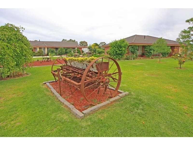 119 Hume Street, Howlong NSW 2643