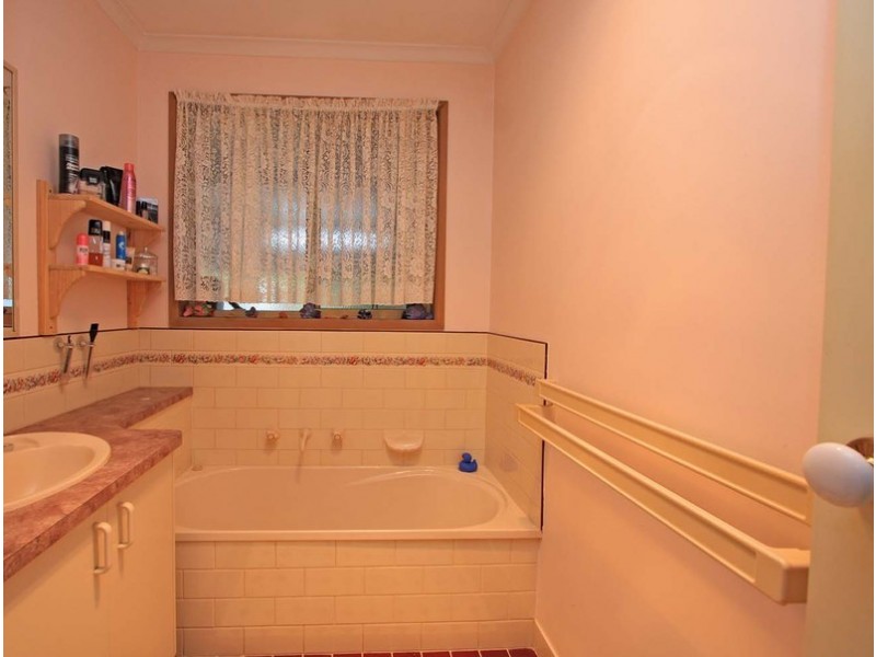 119 Hume Street, Howlong NSW 2643