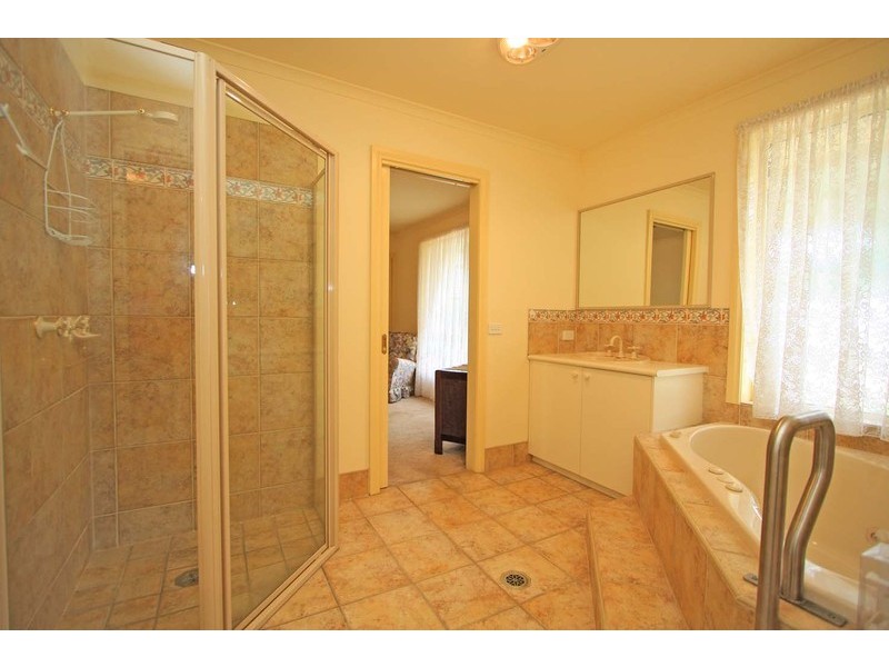 119 Hume Street, Howlong NSW 2643
