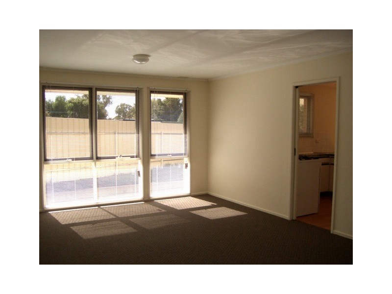 6 Algona Road, Lavington NSW 2641