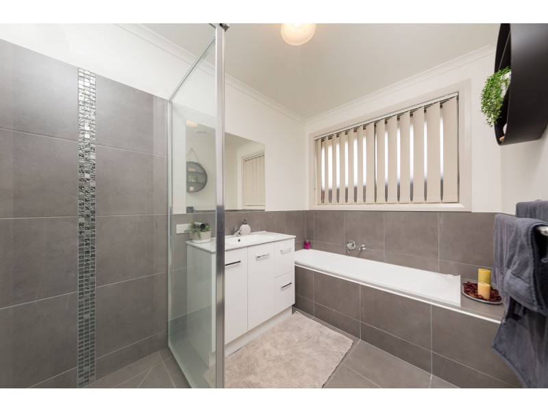 679 Kemp Street, Springdale Heights NSW 2641