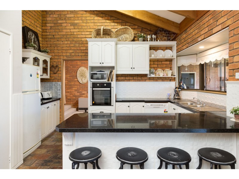 506 Munro Street, Hamilton Valley NSW 2641