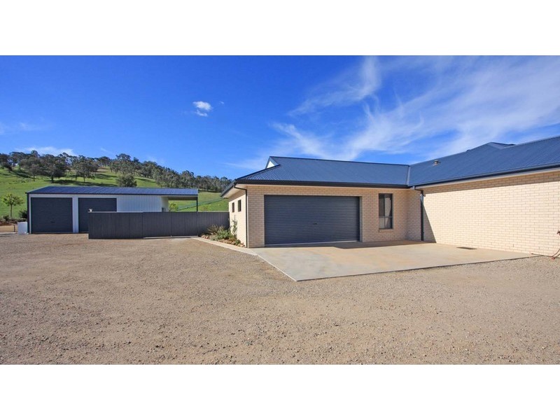 878 Centaur Road, Lavington NSW 2641