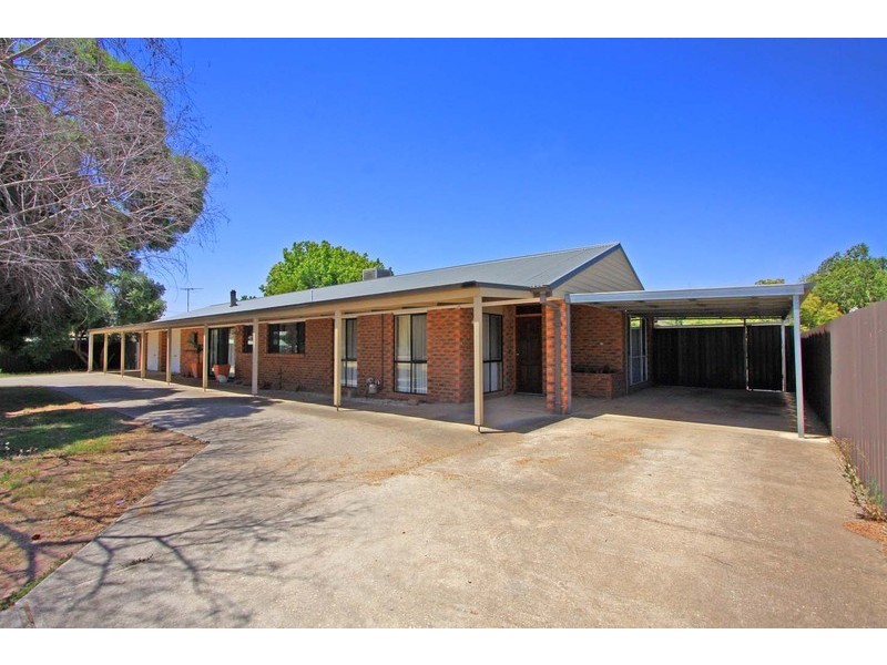 62 Townsend Street, Howlong NSW 2643