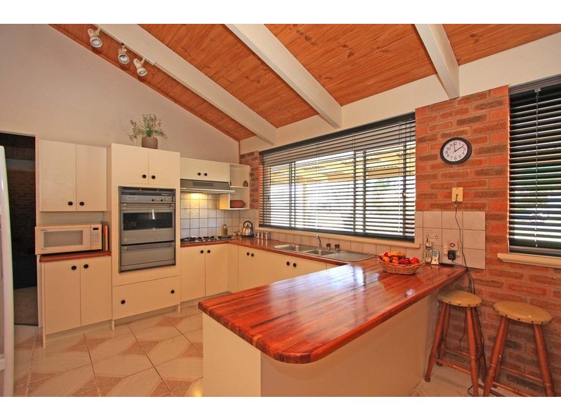 62 Townsend Street, Howlong NSW 2643