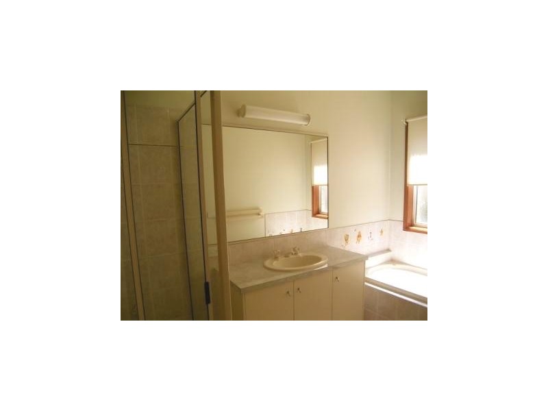 15 Orchard Way, Lavington NSW 2641