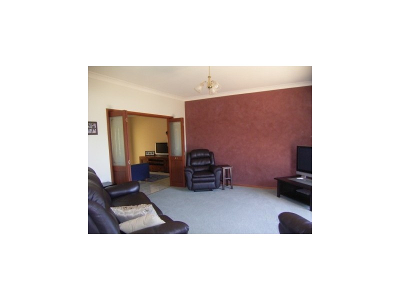 15 Orchard Way, Lavington NSW 2641