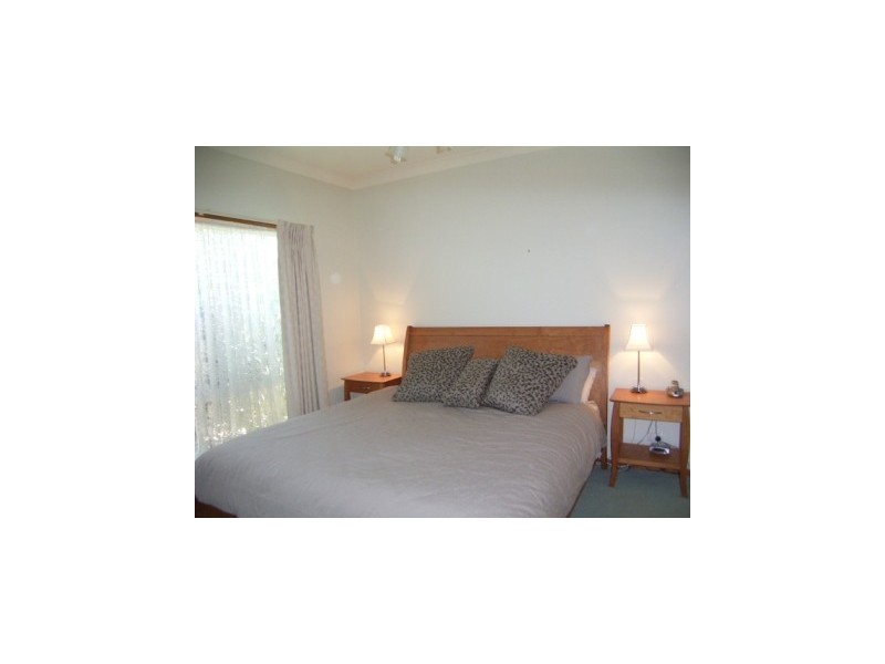 15 Orchard Way, Lavington NSW 2641