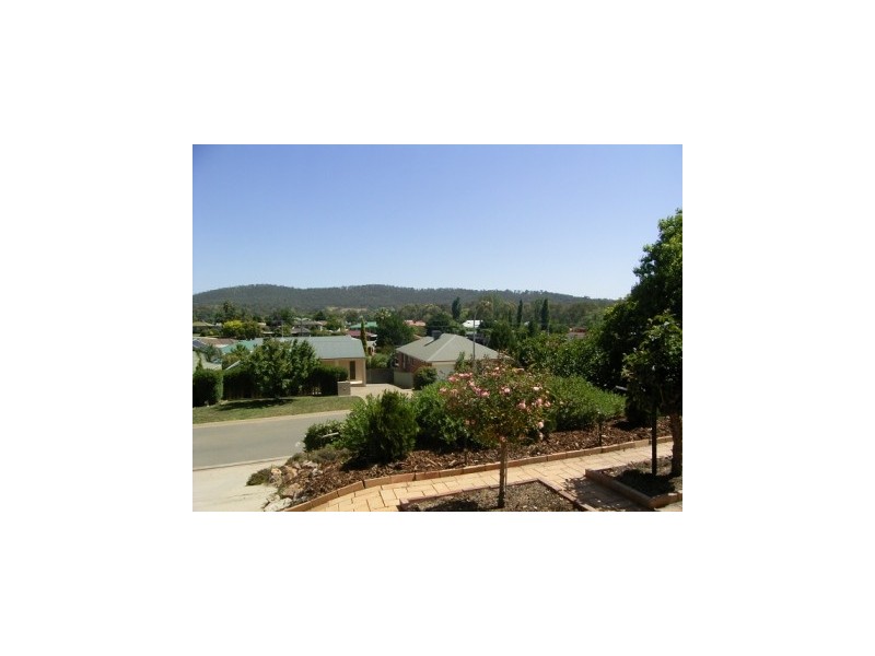 15 Orchard Way, Lavington NSW 2641