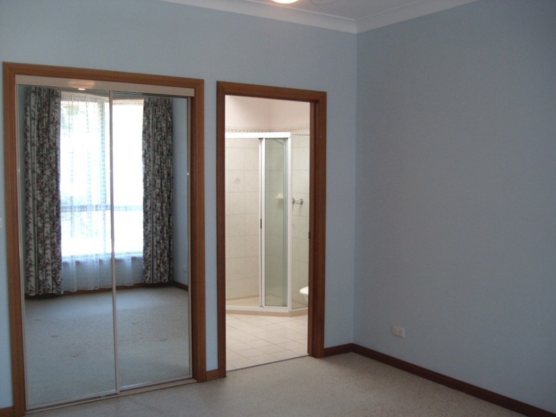 38 Saville Avenue, Lavington NSW 2641