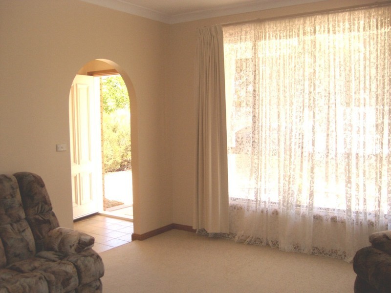 38 Saville Avenue, Lavington NSW 2641