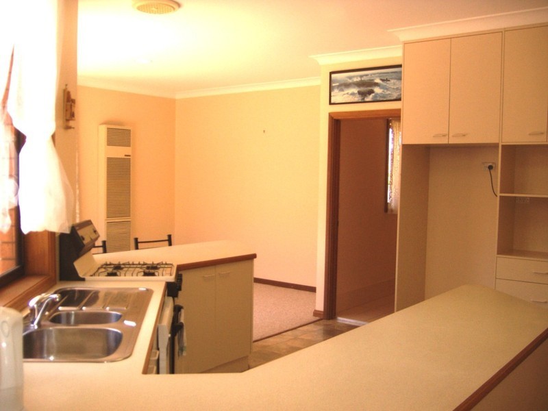 38 Saville Avenue, Lavington NSW 2641