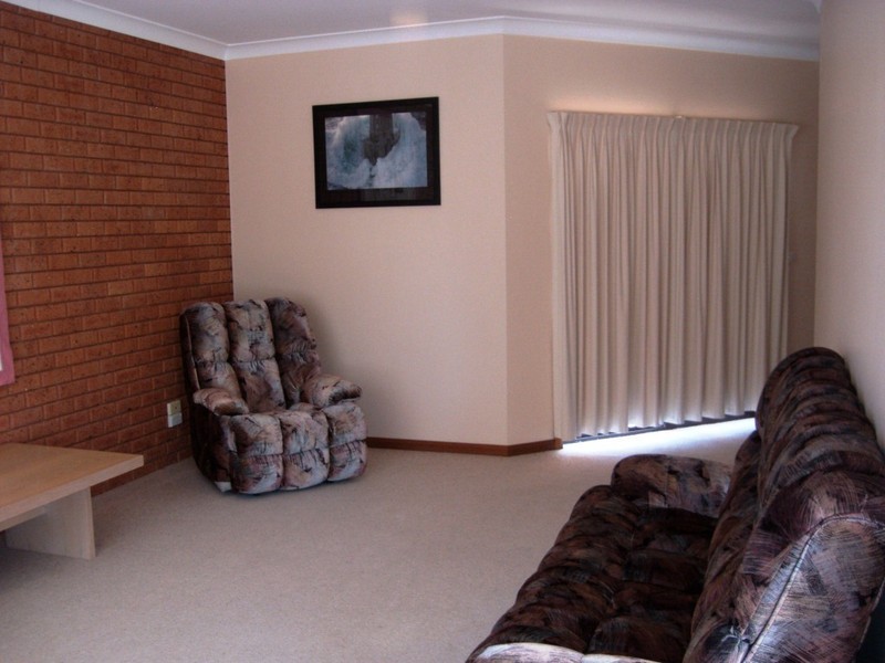 38 Saville Avenue, Lavington NSW 2641