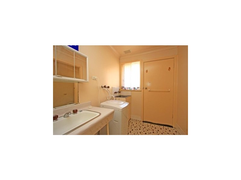 3/490 Breen Street, Lavington NSW 2641