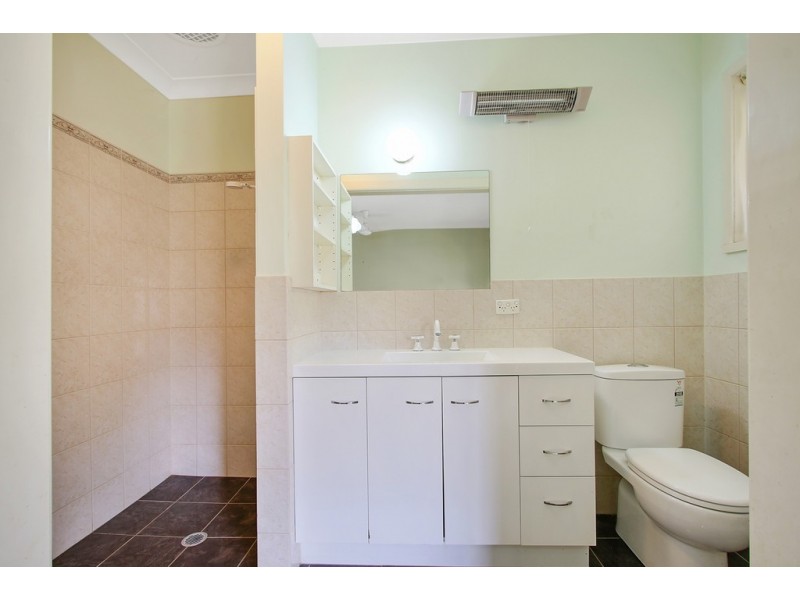 2/415 Romani Drive, Lavington NSW 2641