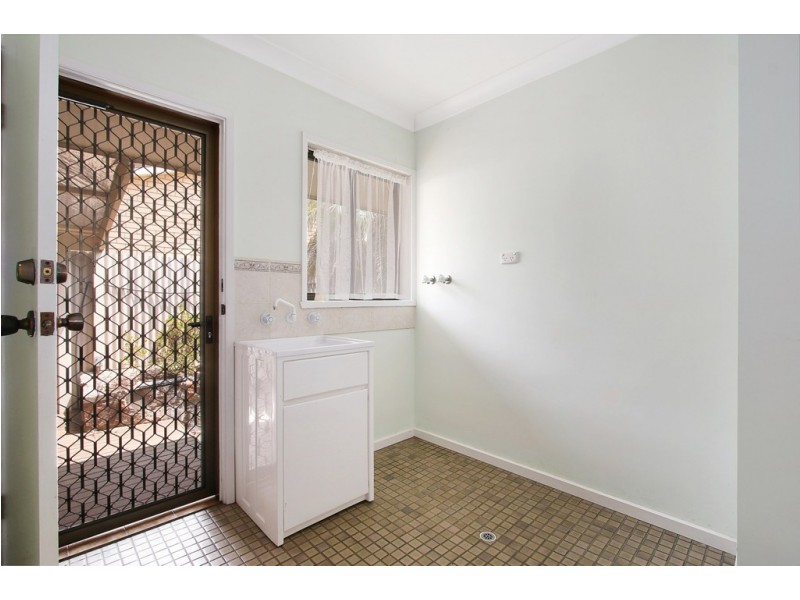 2/415 Romani Drive, Lavington NSW 2641