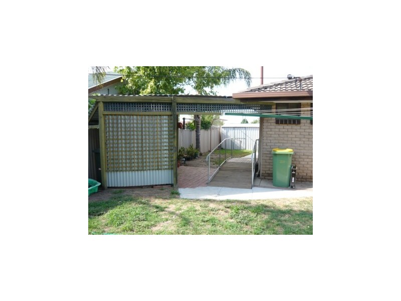 1/486 Kotthoff Street, Lavington NSW 2641
