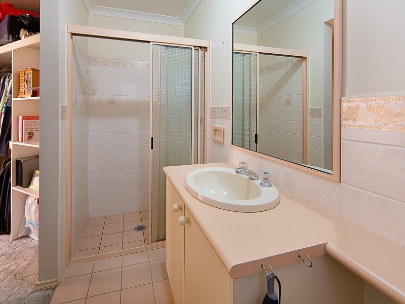 8 Creighton Court, Lavington NSW 2641