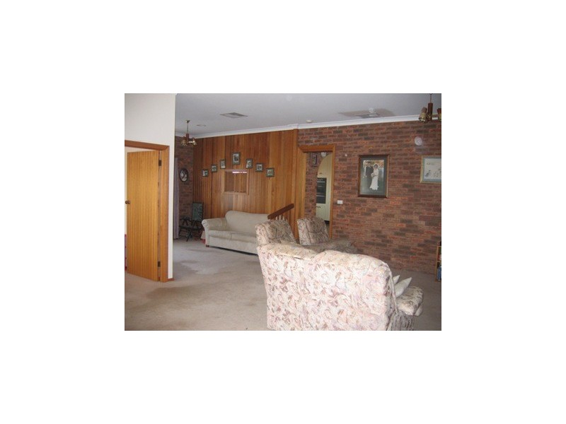 119 Redlands Road, Corowa NSW 2646