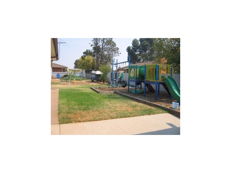 119 Redlands Road, Corowa NSW 2646