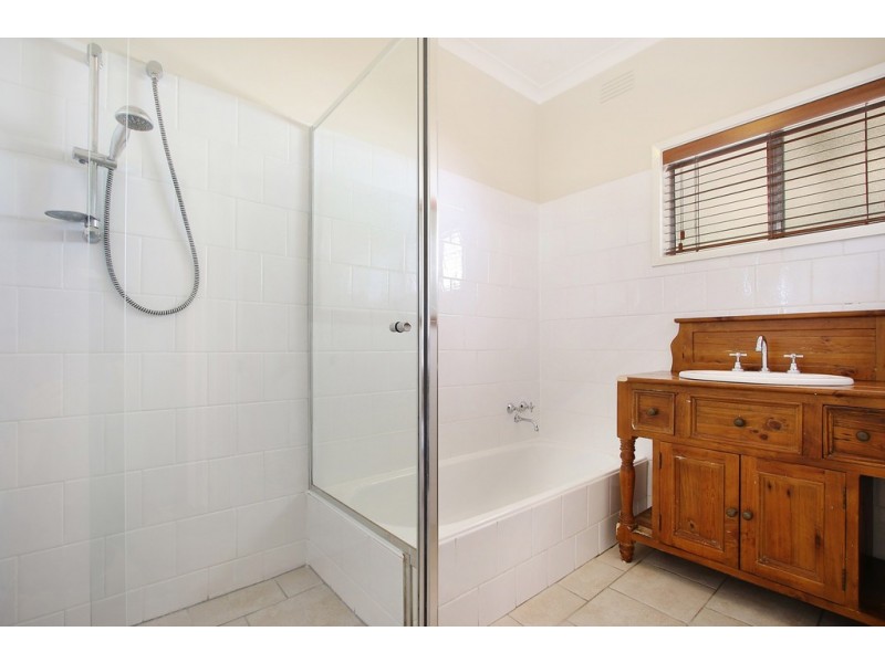 476 McKenzie Street, Lavington NSW 2641