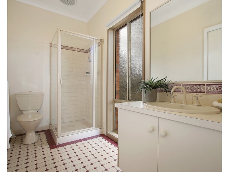 273 Bimbadeen Avenue, East Albury NSW 2640