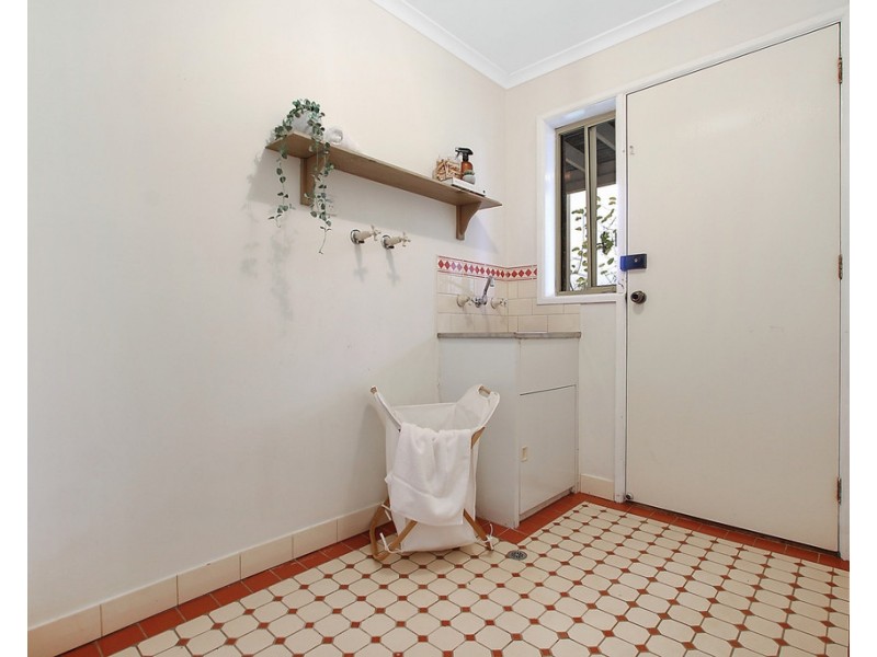 273 Bimbadeen Avenue, East Albury NSW 2640