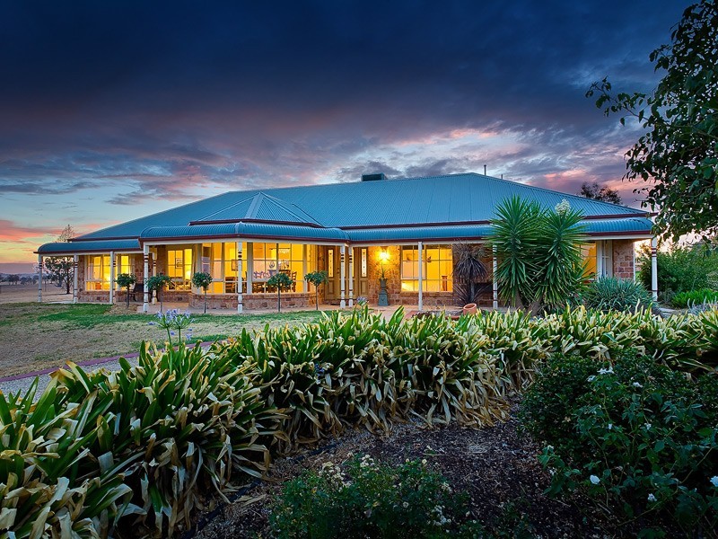 12 Sarah Street, Gerogery NSW 2642