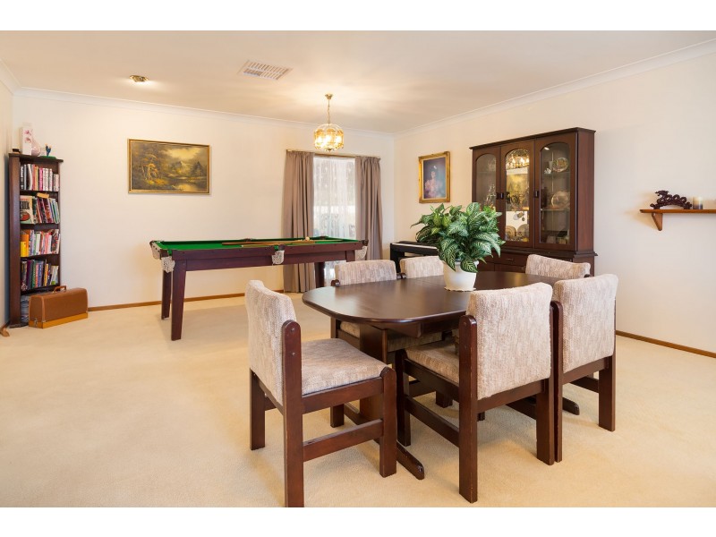 8 Worsley Place, Lavington NSW 2641