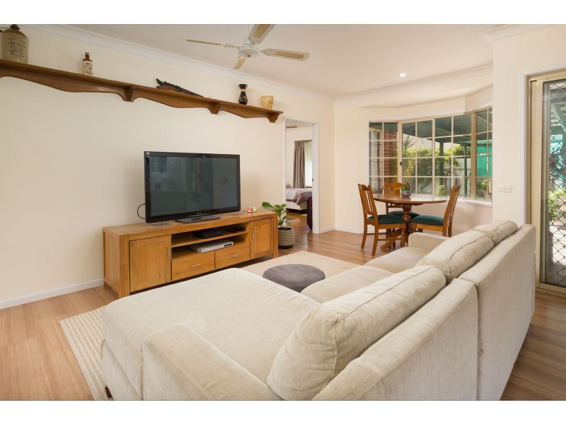 8 Worsley Place, Lavington NSW 2641