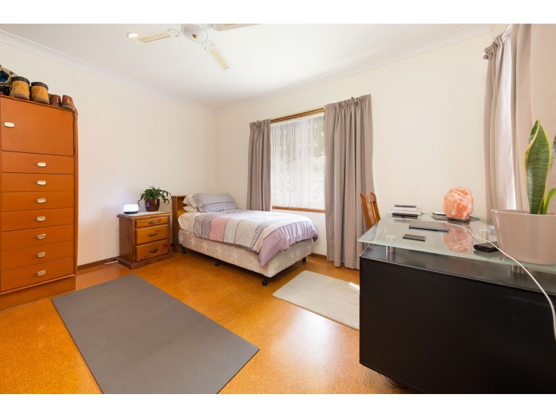 8 Worsley Place, Lavington NSW 2641