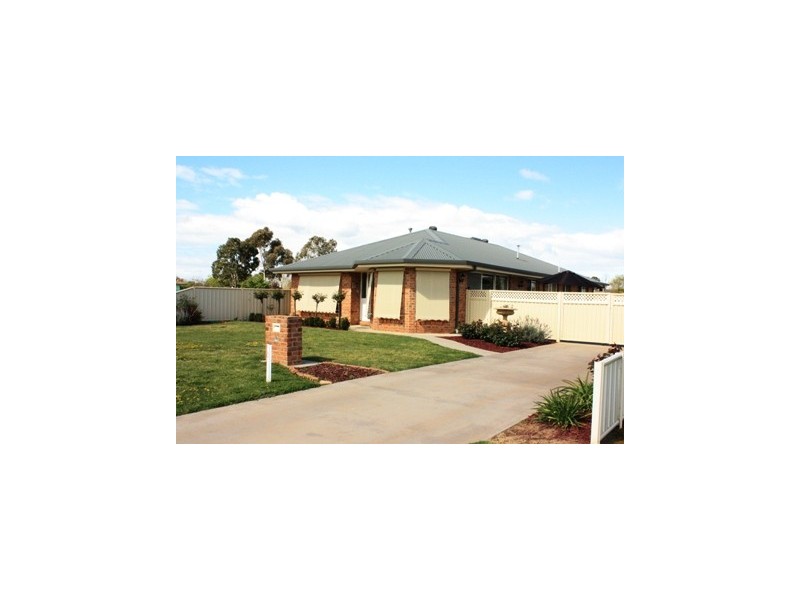 17 Pinot Cres, Corowa NSW 2646