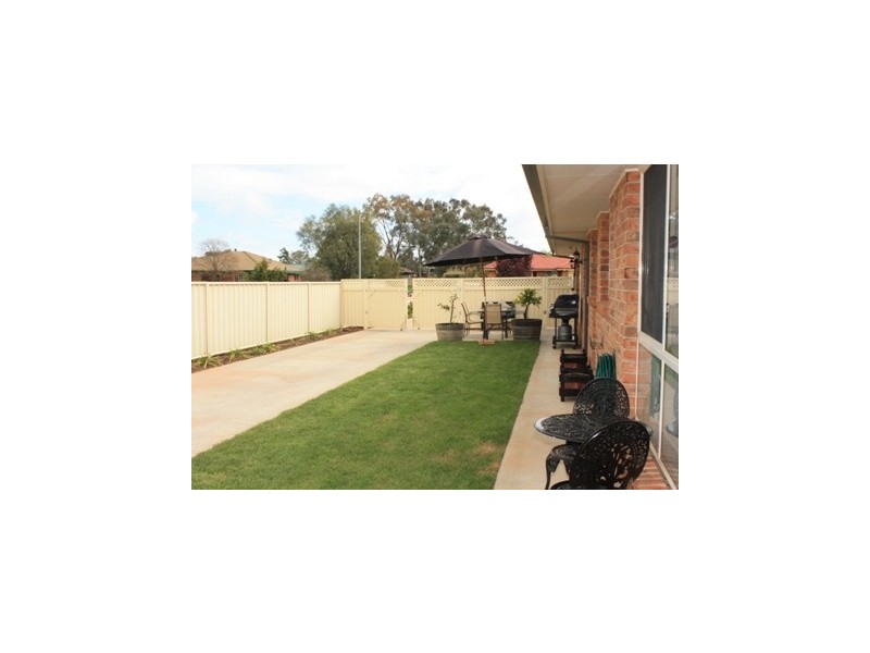 17 Pinot Cres, Corowa NSW 2646
