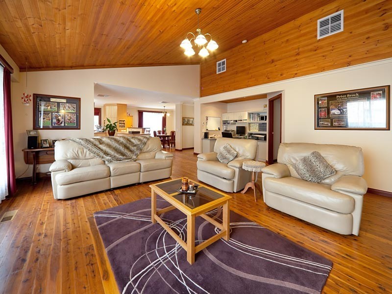 111  Hawkins Street, Howlong NSW 2643
