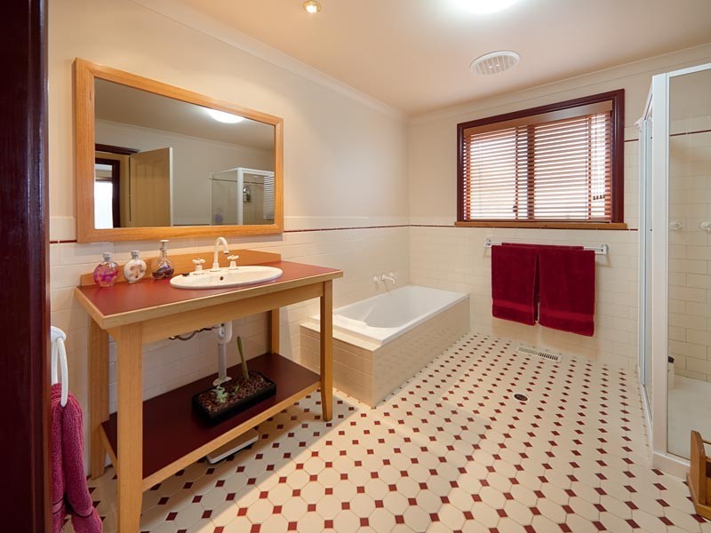 111  Hawkins Street, Howlong NSW 2643