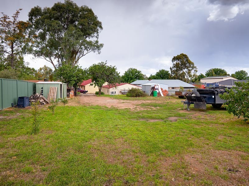 111  Hawkins Street, Howlong NSW 2643