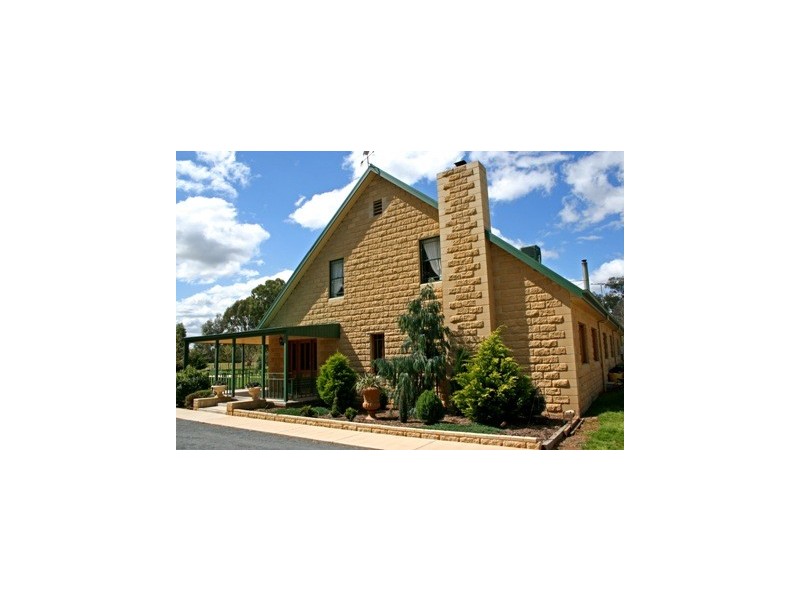 22 East Street, Howlong NSW 2643